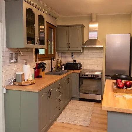 Mountview Apartment *